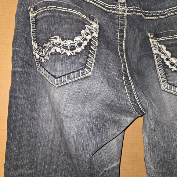 Maurices Stylish Blue Denim Jeans for Women Size 13/14 Plus Size.   116 - Picture 12 of 14